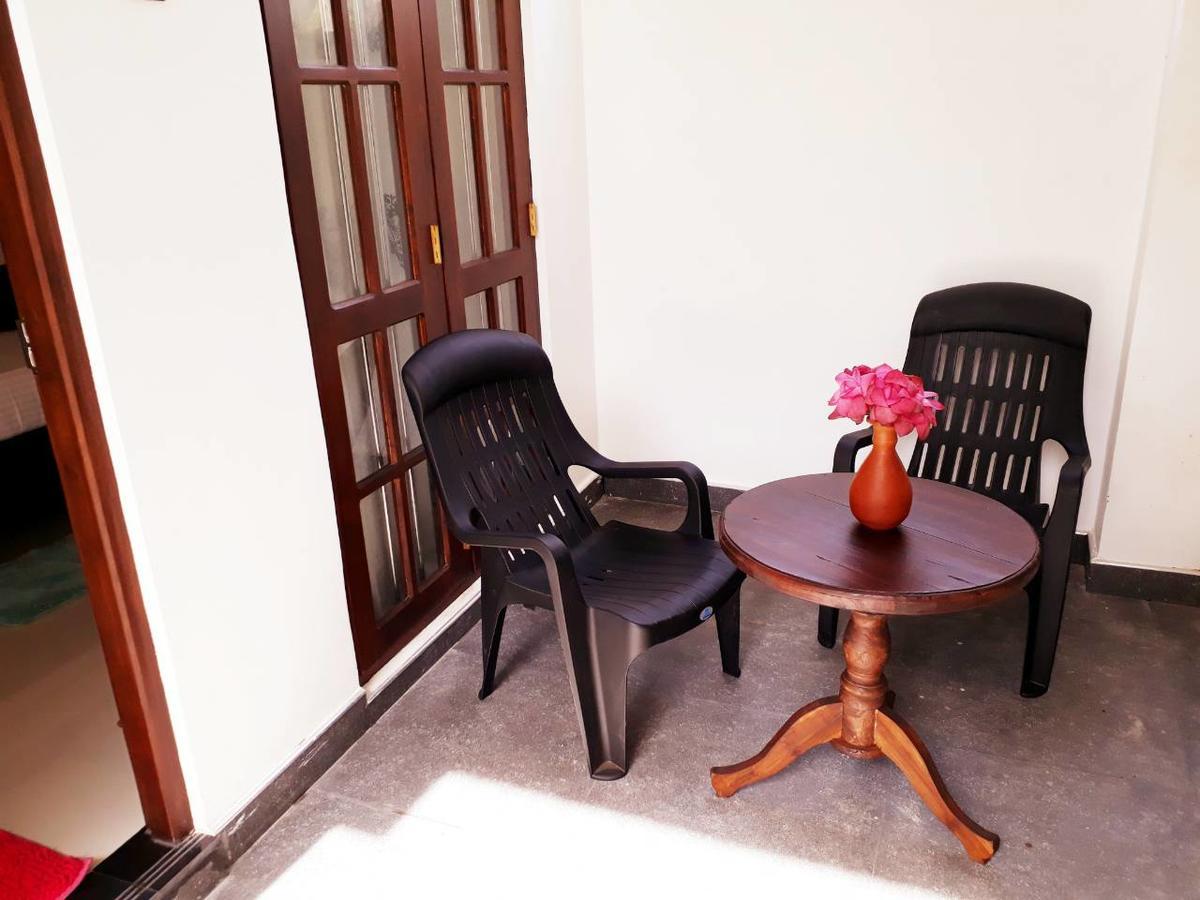 Turtle Reef Guest Bed and Breakfast Mirissa Exteriör bild